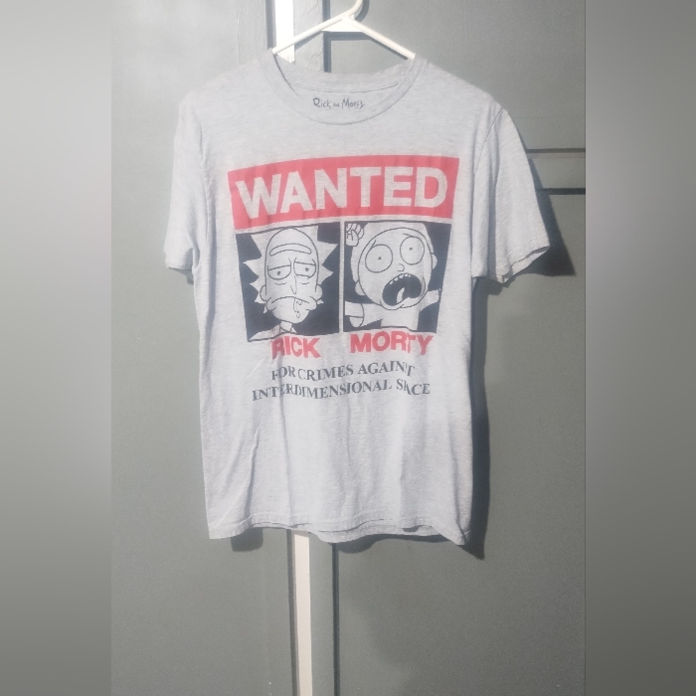 Rick and Morty shirt size M